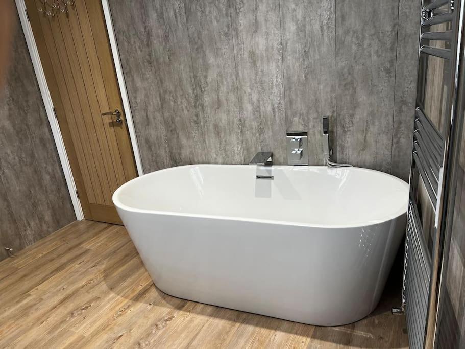 Ulverston Stunning 1 Bedroom Apartment Esterno foto